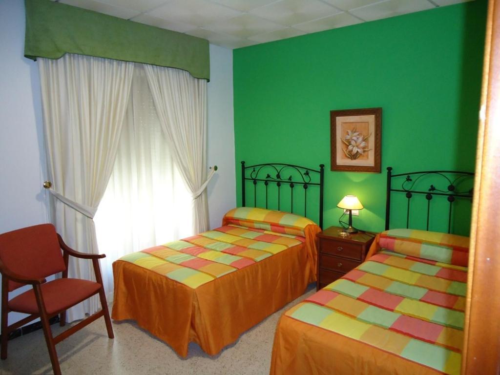 Hostal Los Claveles Baena Room photo