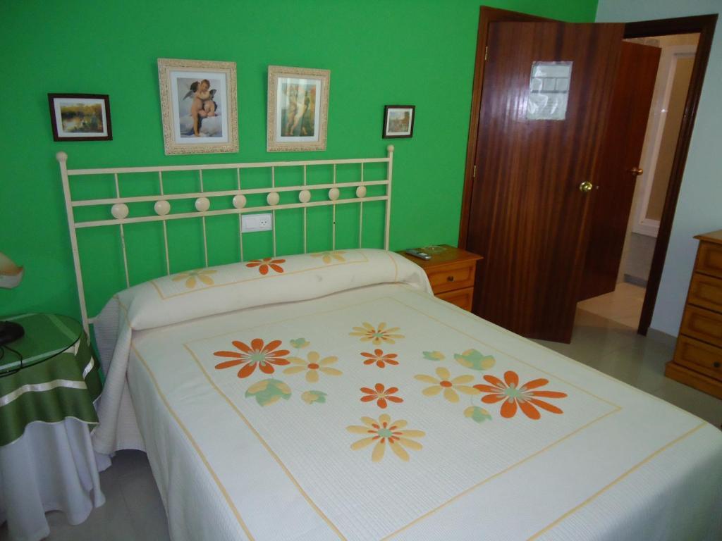 Hostal Los Claveles Baena Room photo