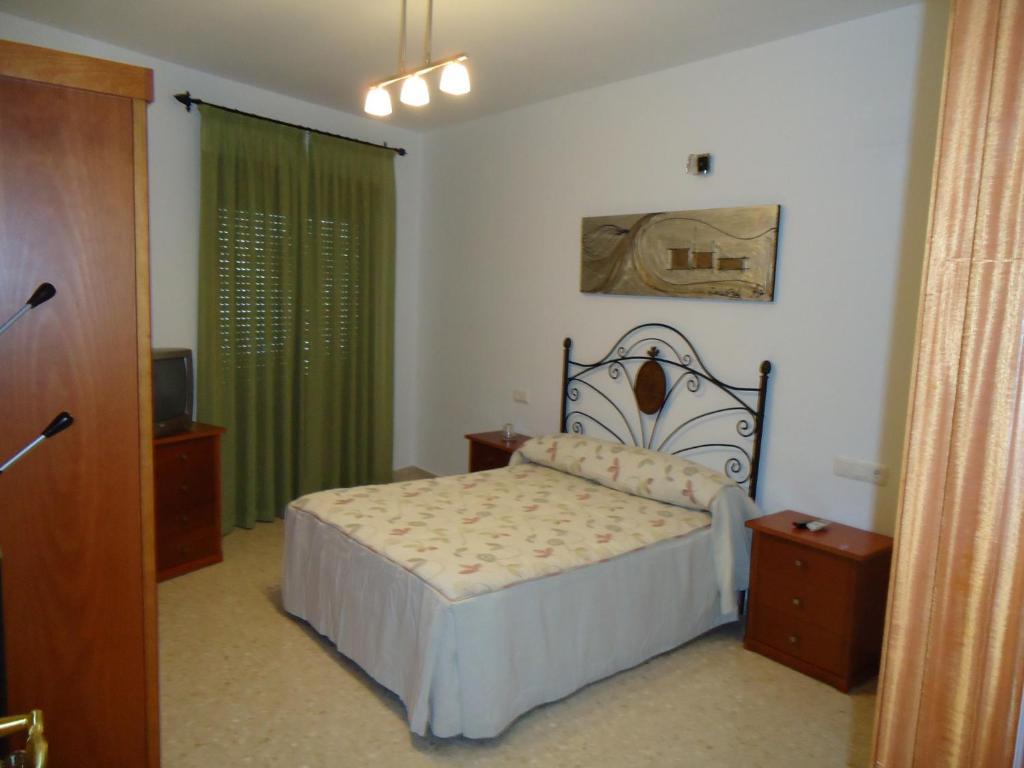 Hostal Los Claveles Baena Room photo